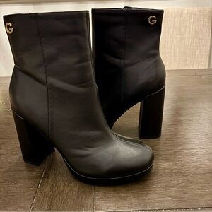 GBG Los Angeles Boots Womens 
Deona Ankle Bootie Black Faux
Leather Comfort